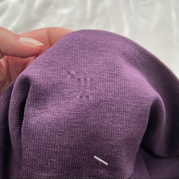 Lululemon Athletica in the flow crop deep Zinfandel yoga wicking size 6 - Picture 9 of 9